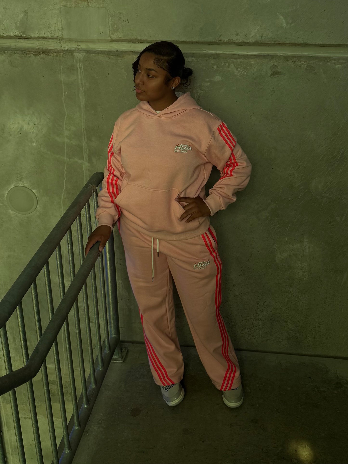 Hidden District Signature Sweatsuit(women)